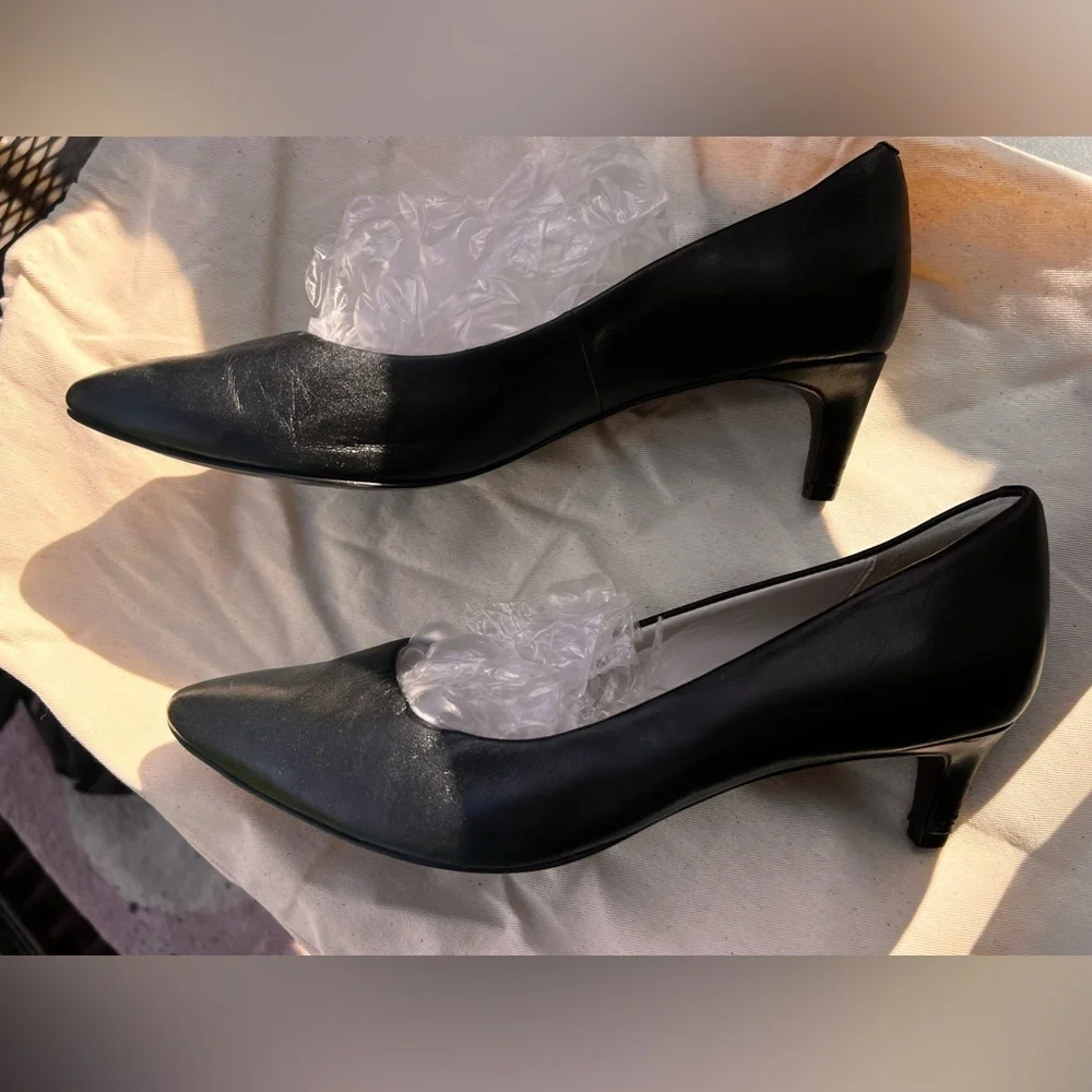 Cole Haan kitten heels 2” Classic Black Women's Pumps soft black leather